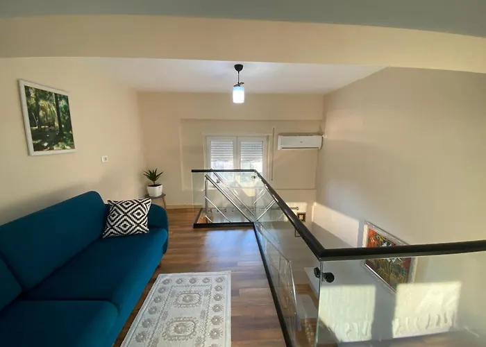 Jon's Duplex * Τίρανα