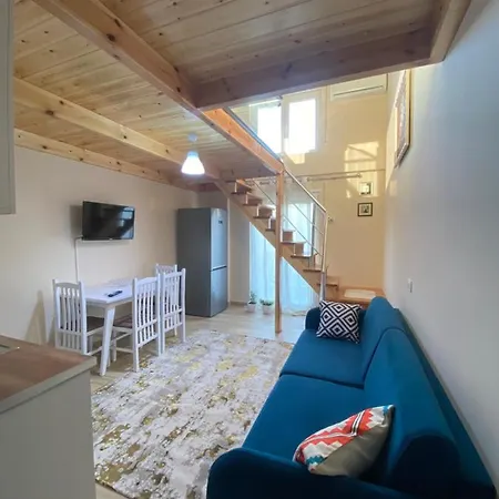 Jon's Duplex Daire